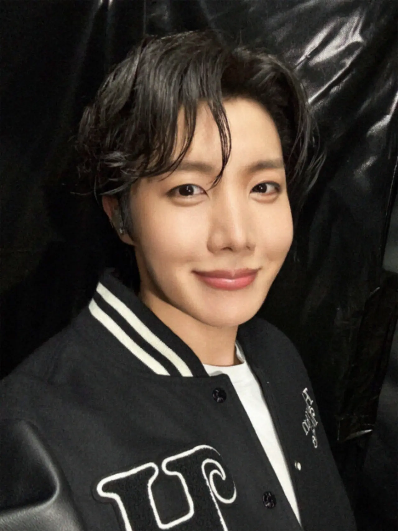 j-hope｜「BTSの希望」だった男が、いま静かに“自分の色”を探している